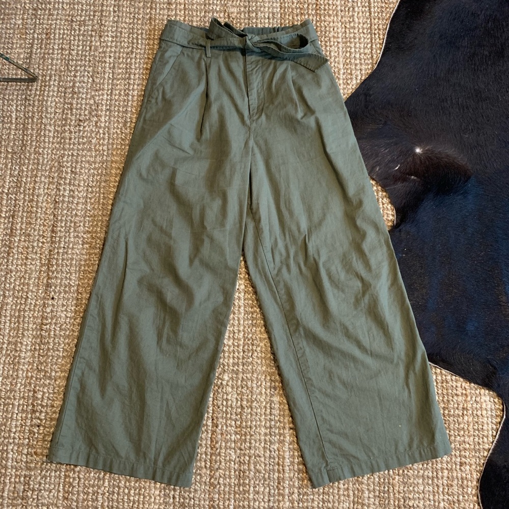 Uniqlo olive linen/cotton blend wide leg trousers